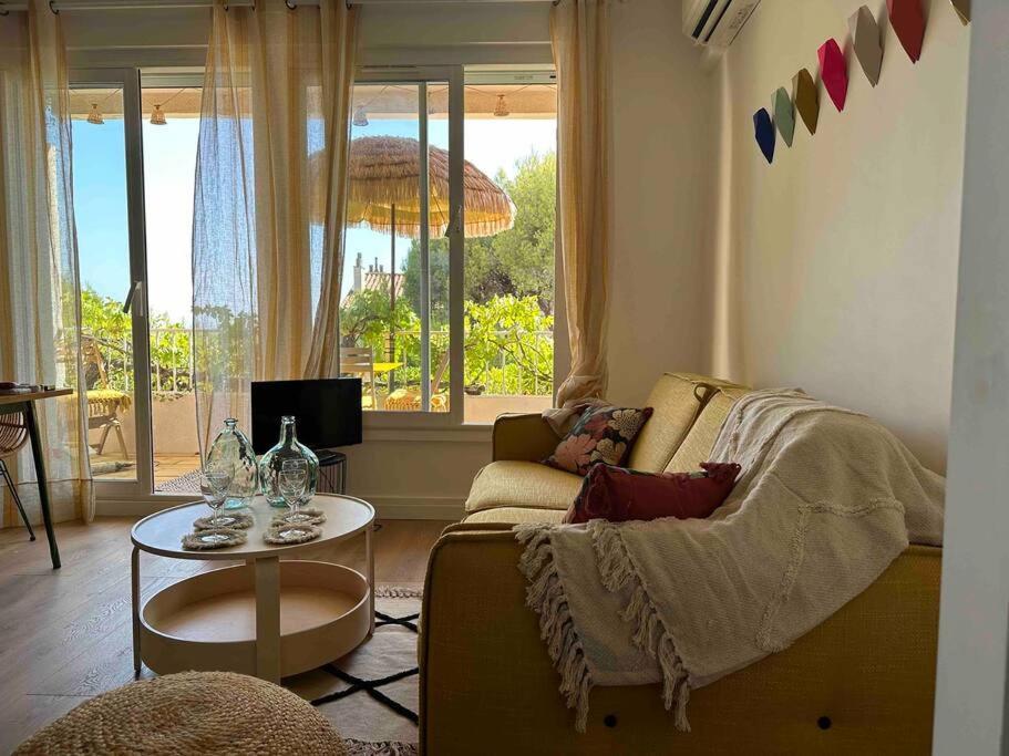 Le Repaire De La Vierge Boheme Vue Cassis